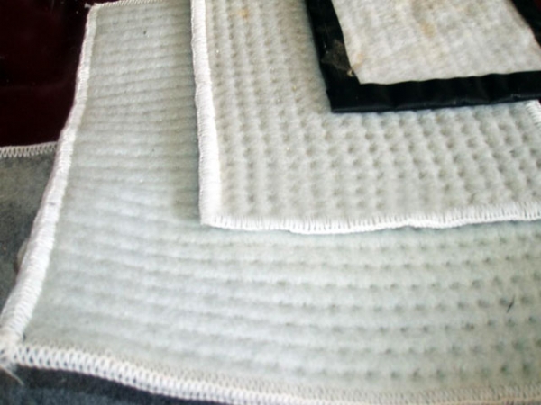 膨潤(rùn)土防水毯