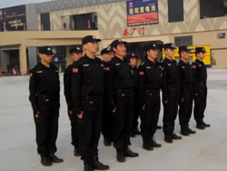 深寶華的專業(yè)服務(wù)為我們廣場的順利運(yùn)營提供了安全保障！